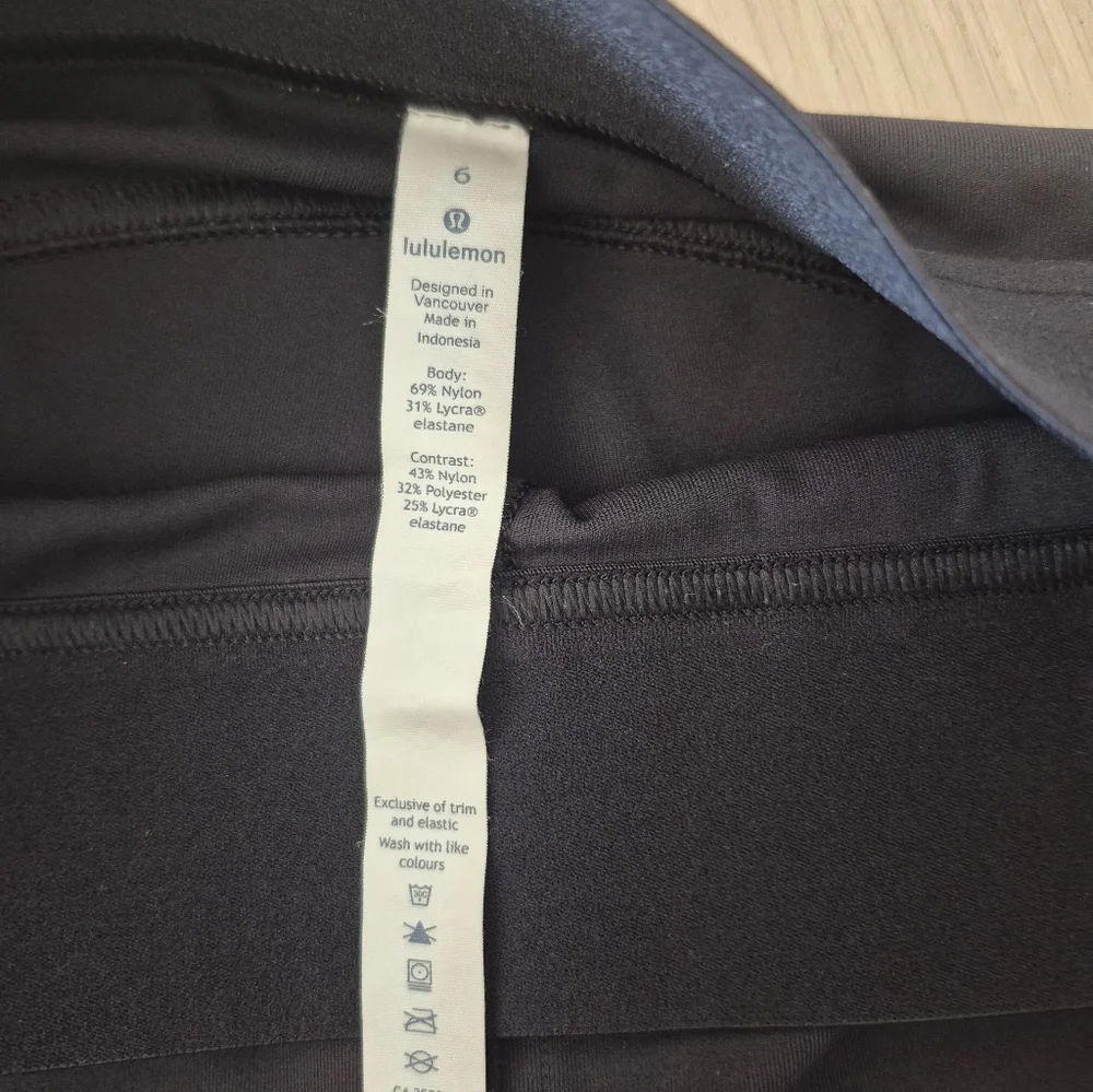 Women's Black and Gray Lulu pants size 6 - Picture 3 of 4